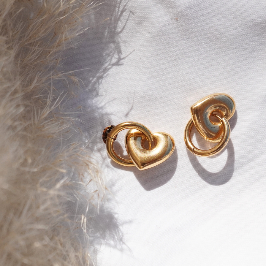 Love Drop Gold Huggies