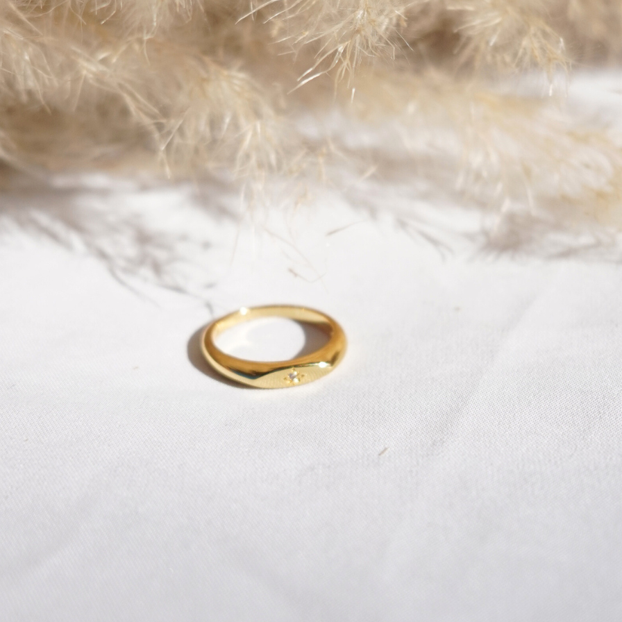 Petite Star Ring Gold